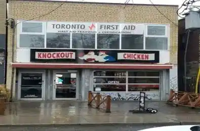 207 Augusta Avenue Unit# 200 Toronto C01 Ontario M5T 2L4