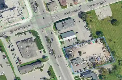 1553 Hyde Park Road London North Ontario N6H 5L5