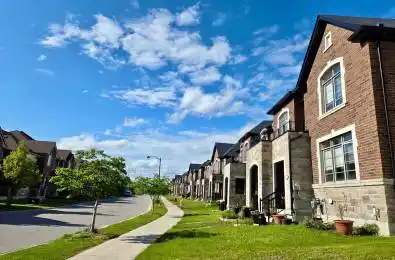 15 Walter Proctor Road East Gwillimbury Ontario L9N 0P1