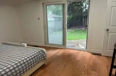 180 Royal Orchard Boulevard Unit# a room on the ground Markham Ontario