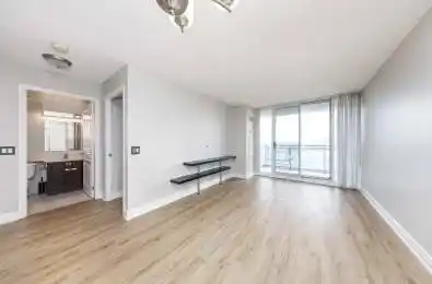 310 Red Maple Road Unit# 702 Richmond Hill Ontario L4C 0T7