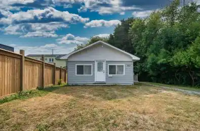402 The Queensway South N/A Georgina Ontario L4P 2C5