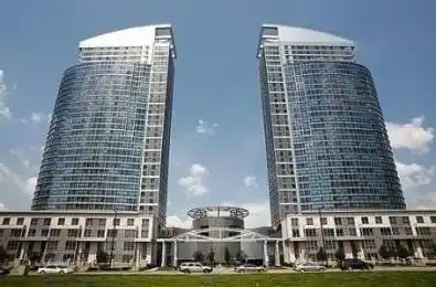 36 Lee Centre Drive Unit# 2005 Toronto E09 Ontario M1H 3K2