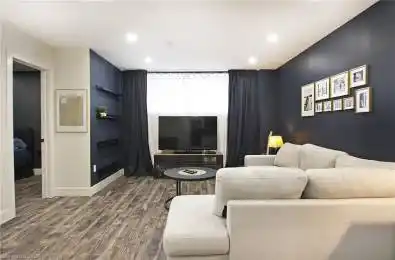 23 SCARLETWOOD Street Hamilton Ontario L8J 0K8