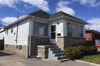 1054 East Avenue Mississauga Ontario L5E 1W9