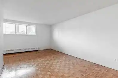 165 Colborne Avenue Unit# 405 Richmond Hill Ontario L4C 2K2