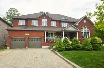 38 Camelot Square Barrie Ontario L4M 0C3