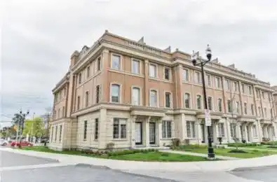 65 Hargrave Lane Toronto C12 Ontario M4N 0A4