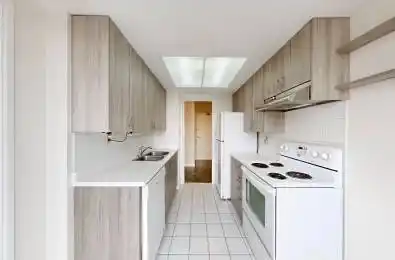 75 King Street Unit# 1512 Mississauga Ontario L5A 4G5