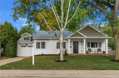 2073 Maplewood Drive Burlington Ontario L7R 2C6