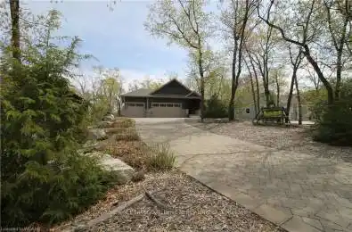 10151 Pinery Bluffs Road Lambton Shores Ontario N0M 1T0