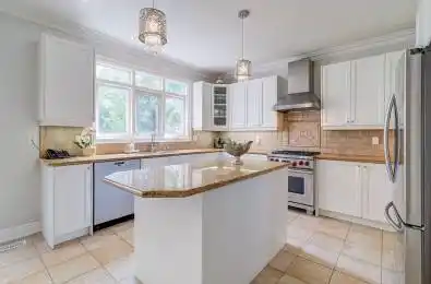 5 Xavier Court Brampton Ontario L6Y 5S1