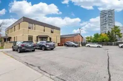 181 Queen Street Brampton Ontario L6W 2B3