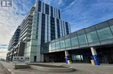 10 Honeycrisp Crescent Unit# 815 Vaughan Ontario L4K 0M7