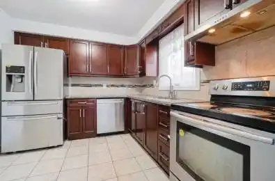 5056 Sunray Drive Mississauga Ontario L5R 2W1