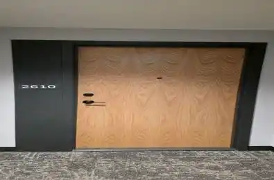 2495 eglinton Avenue Unit# 2610 Mississauga Ontario L5M 2T2