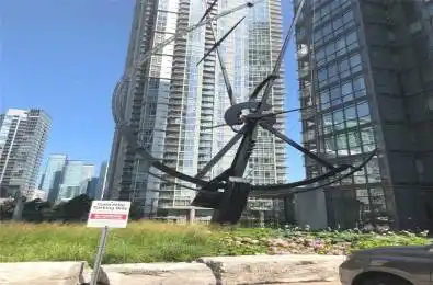 15 Fort York Boulevard Unit# 712 Toronto C01 Ontario M5V 3Y4