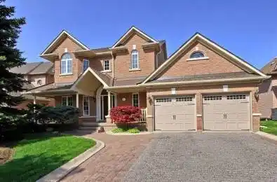 812 Foxcroft Boulevard Newmarket Ontario L3X 1M8