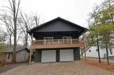 9904 LAKE Road Lambton Shores Ontario N0N 1J1