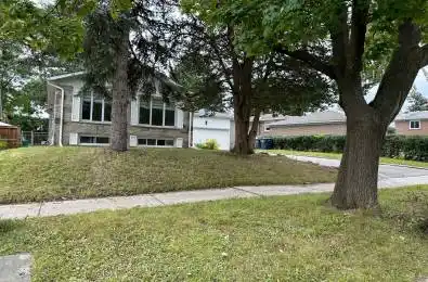 7 Resolution Crescent Unit# Lower A Toronto C15 Ontario M2H 1N3