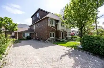 18 College View Avenue Unit# Main Flr Toronto C03 Ontario M5P 1J3