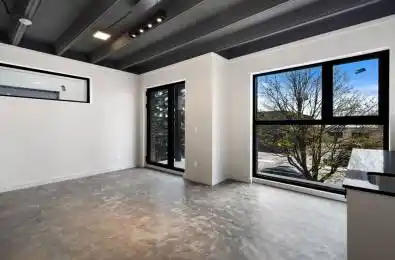 155 Thirtieth Street Unit# 5 Toronto W06 Ontario M8W 3C3