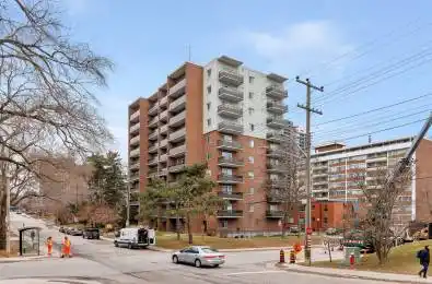 15 Elizabeth Street Unit# 401 Mississauga Ontario L5G 2Z3