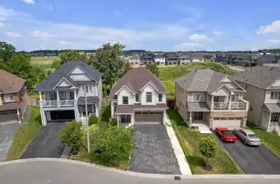 8561 DOGWOOD Crescent Niagara Falls Ontario L2H 0K7