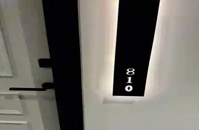 115 Denison Avenue Unit# 810 Toronto C01 Ontario M5T 2E6