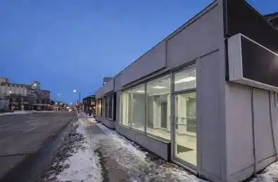 5992 -B Lundy's Lane Niagara Falls Ontario L2G 1T1