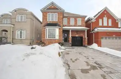 11 Bluffmeadow Street Brampton Ontario L6P 3K3