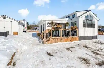 4838 Switzer Drive Unit# 203 Southwest Middlesex Ontario N0L 1A0