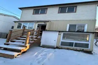 13 East Road Unit# Main & 2nd Flr Toronto E06 Ontario M1N 1Z9