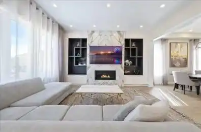 7 Maple Fields Circle Aurora Ontario L4G 3X6