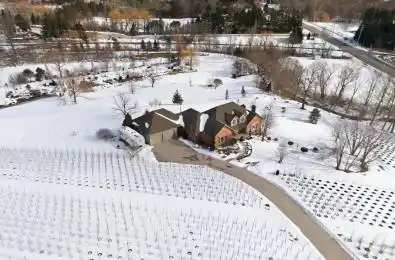 383 Parkside Drive Hamilton Ontario L8B 0Y6