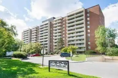 19 Four Winds Drive Unit# 810 Toronto W05 Ontario M3J 2S9