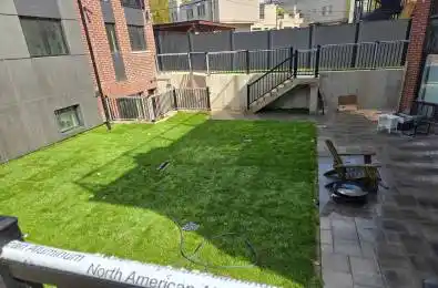 558 Spadina Crescent Unit# LanewayHse 1st Flr Toronto C01 Ontario M5S 