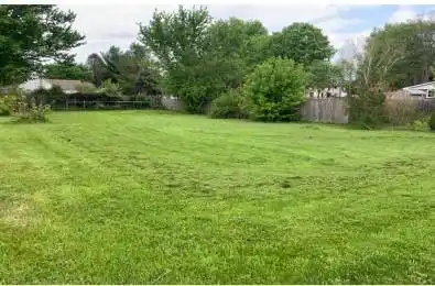 207 King Street Chatham-Kent Ontario N0P 1T0