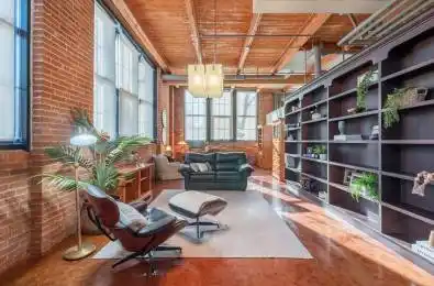 543 Timothy Street Unit# 204 Newmarket Ontario L3Y 1R1